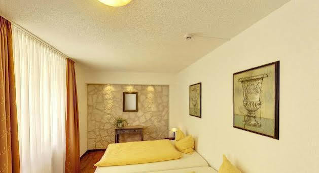 Zunfthaus Zu Wirthen Hotel Solothurn Bagian luar foto