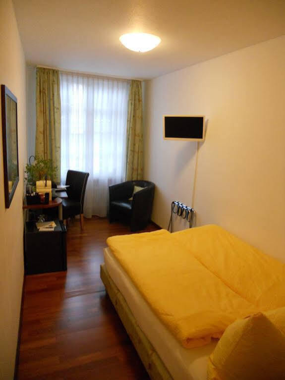 Zunfthaus Zu Wirthen Hotel Solothurn Bagian luar foto